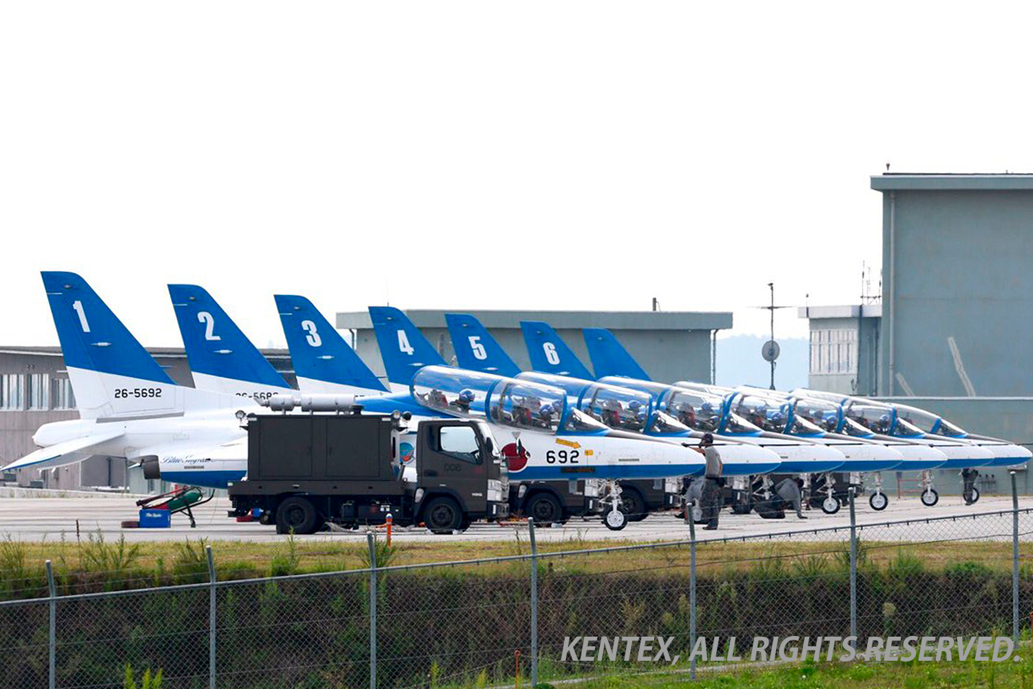 １機だけ垂直尾翼が空白の無番機